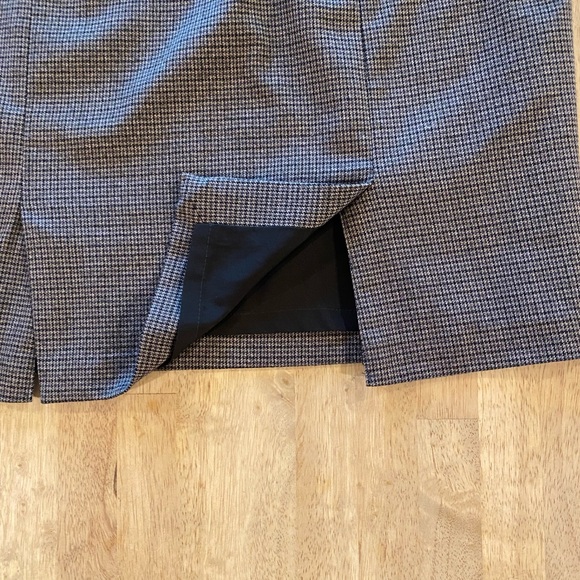 Limited Pencil Skirt - Picture 4 of 5